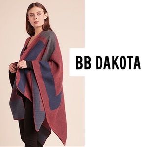 BB Dakota Womens Poncho Wrap in Mulberry O/S